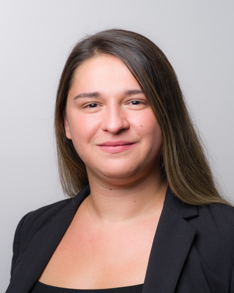 Porträtfoto von Marina Robak, MBA